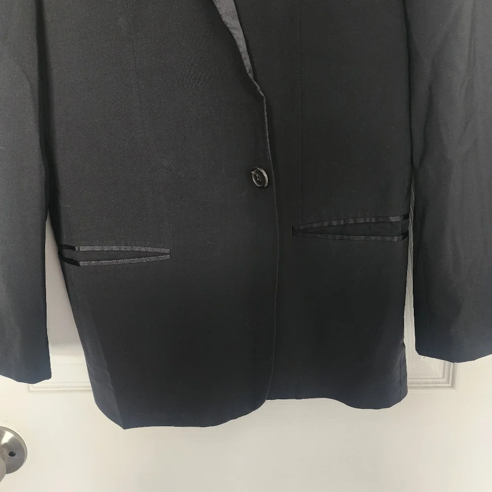 Hugo Boss, size 40‎ R, black